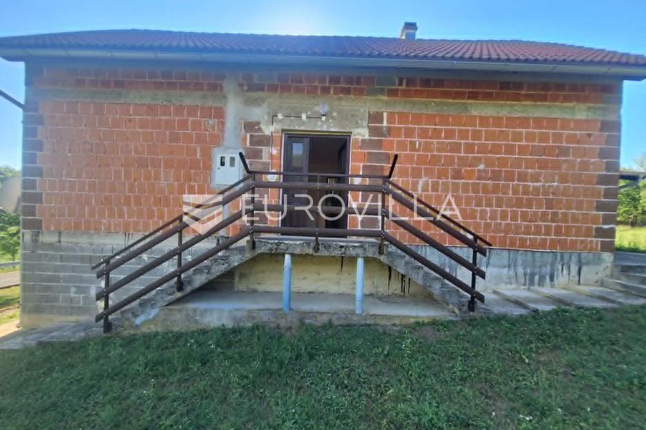 Maison À vendre - Karlovačka Slunj