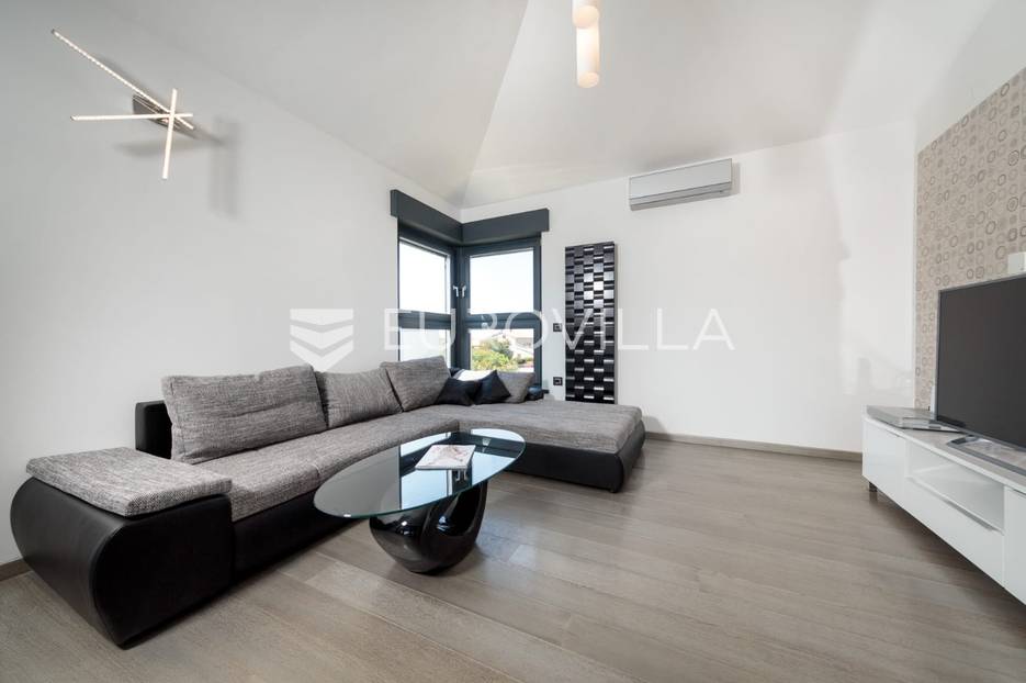 Apartment Zu verkaufen -  Pula