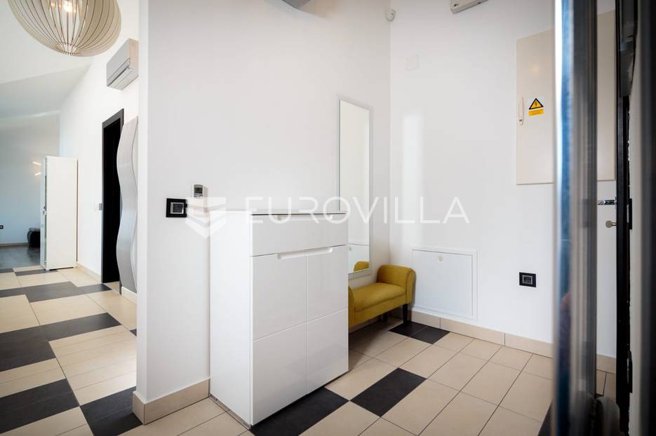Apartment Zu verkaufen -  Pula