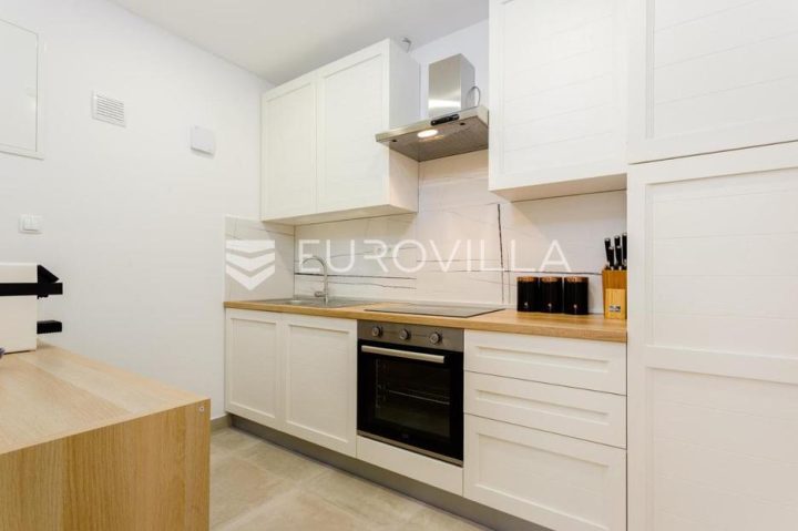 Casa in vendita 196 m² – Trogir