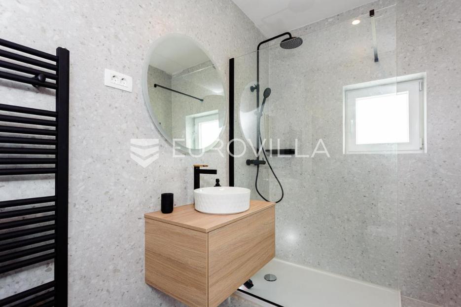 Casa In vendita - Splitsko-dalmatinska Trogir