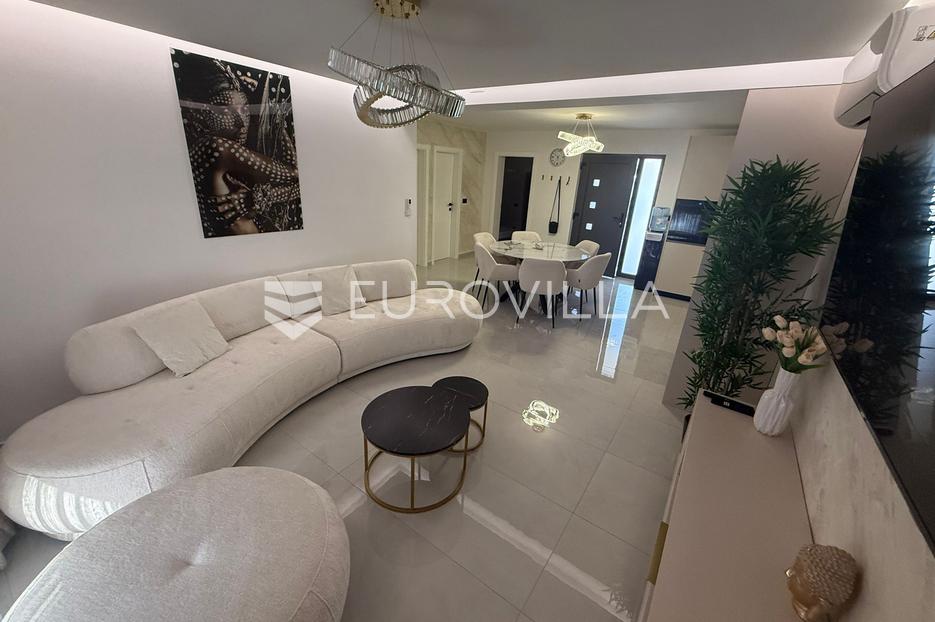 House For sale -  Vir