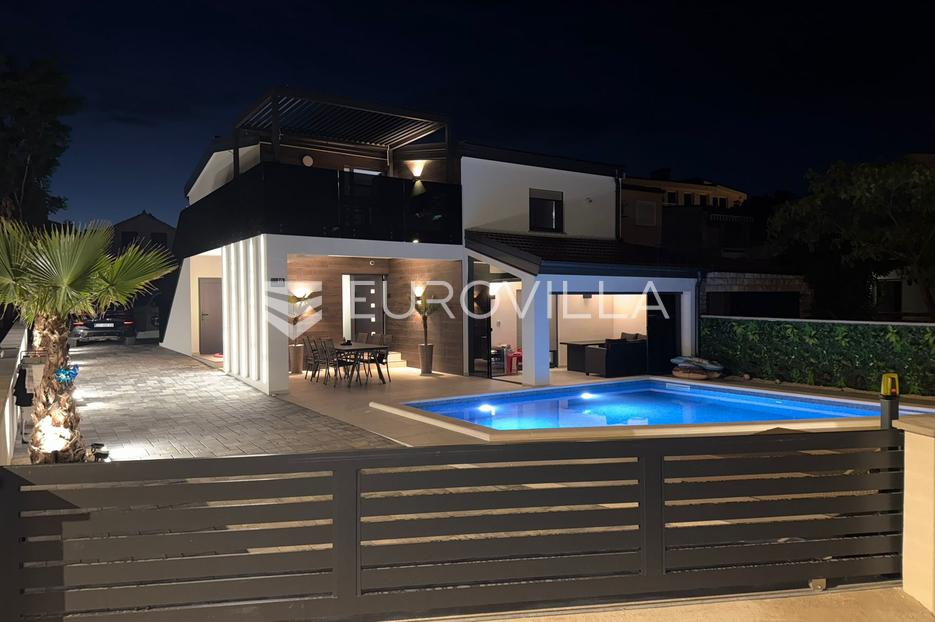 House For sale -  Vir