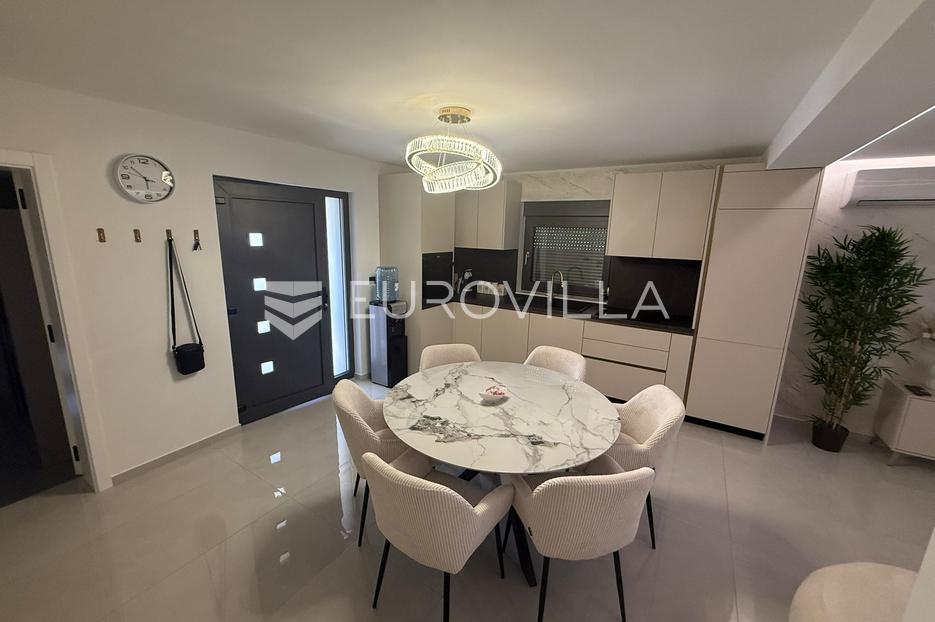 House For sale -  Vir