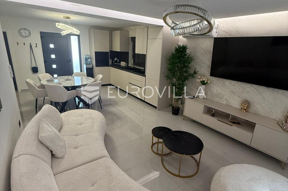 House For sale -  Vir