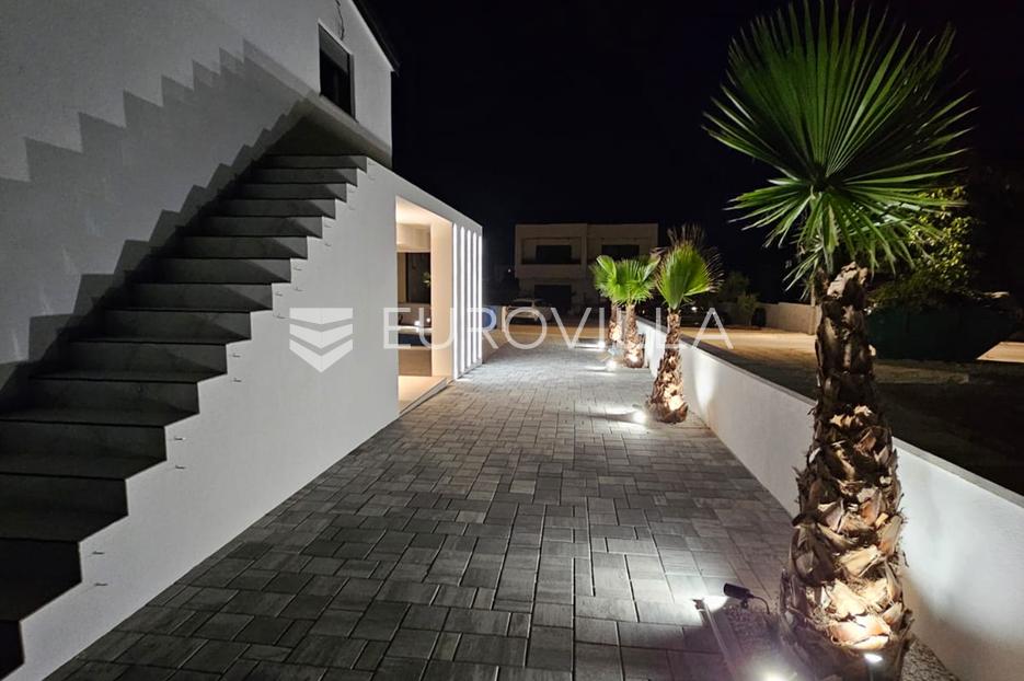 House For sale -  Vir