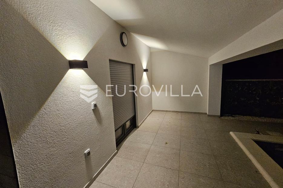 House For sale -  Vir