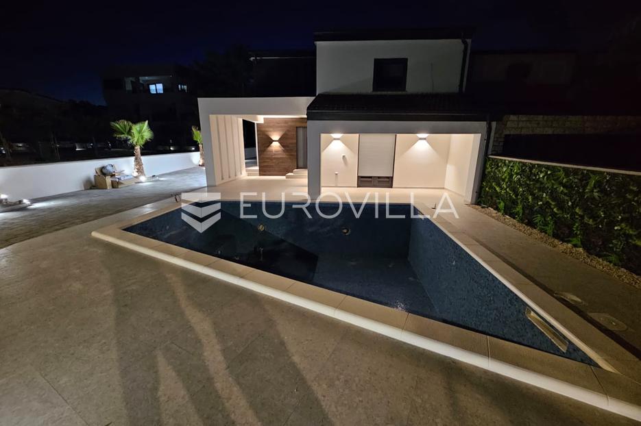 House For sale -  Vir