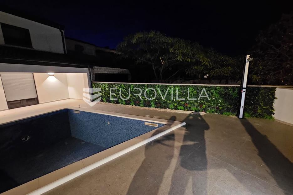 House For sale -  Vir