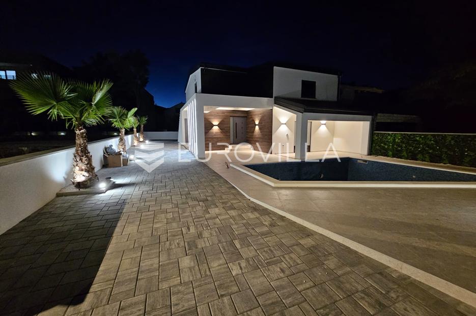 House For sale -  Vir