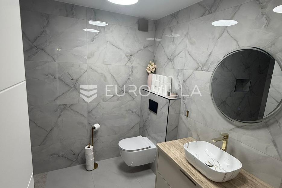 House For sale -  Vir