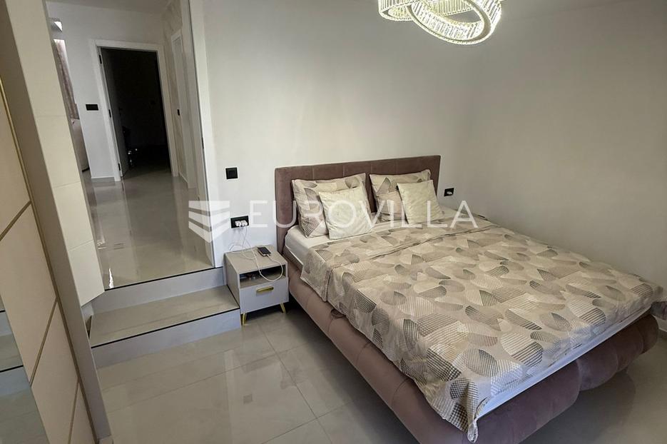 House For sale -  Vir