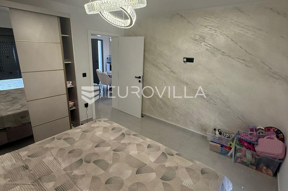 House For sale -  Vir