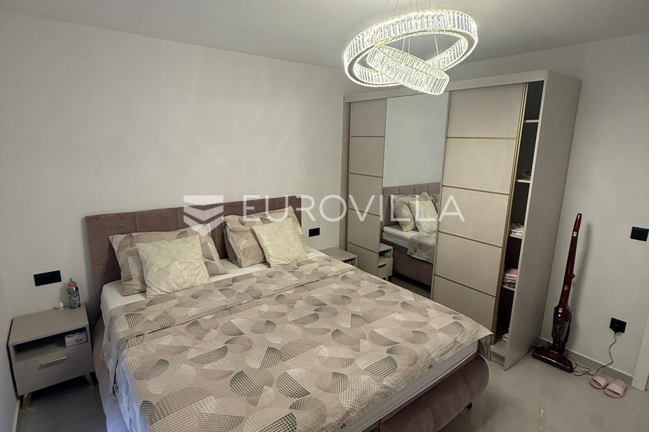 House For sale -  Vir