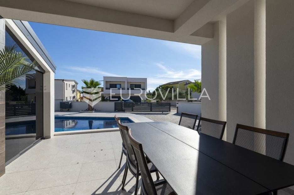 House For sale -  Vir