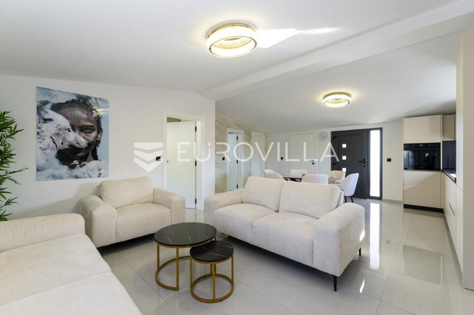 House For sale -  Vir