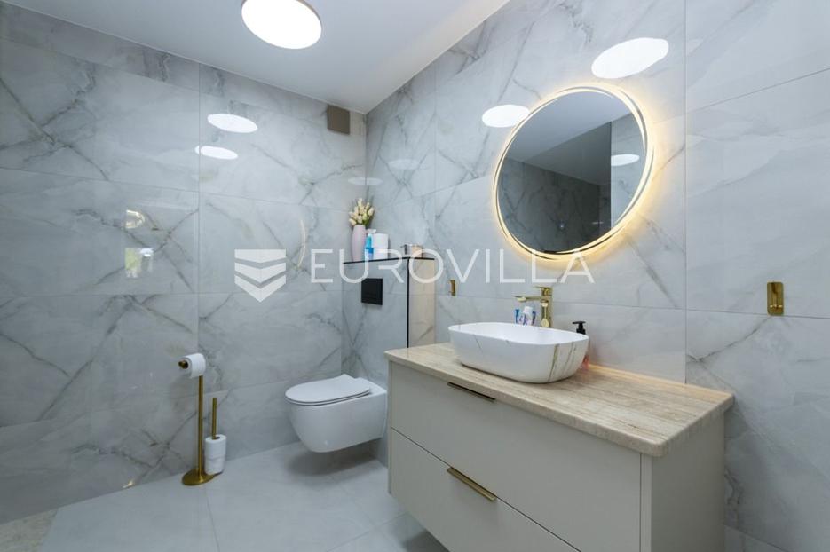 House For sale -  Vir