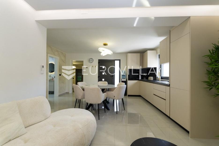 House For sale -  Vir