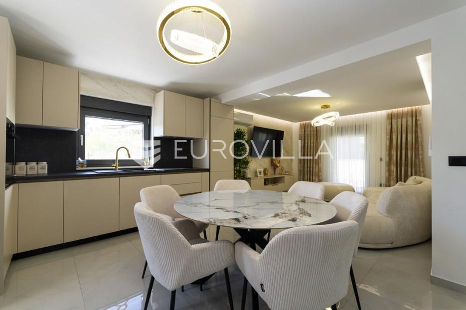 House For sale -  Vir