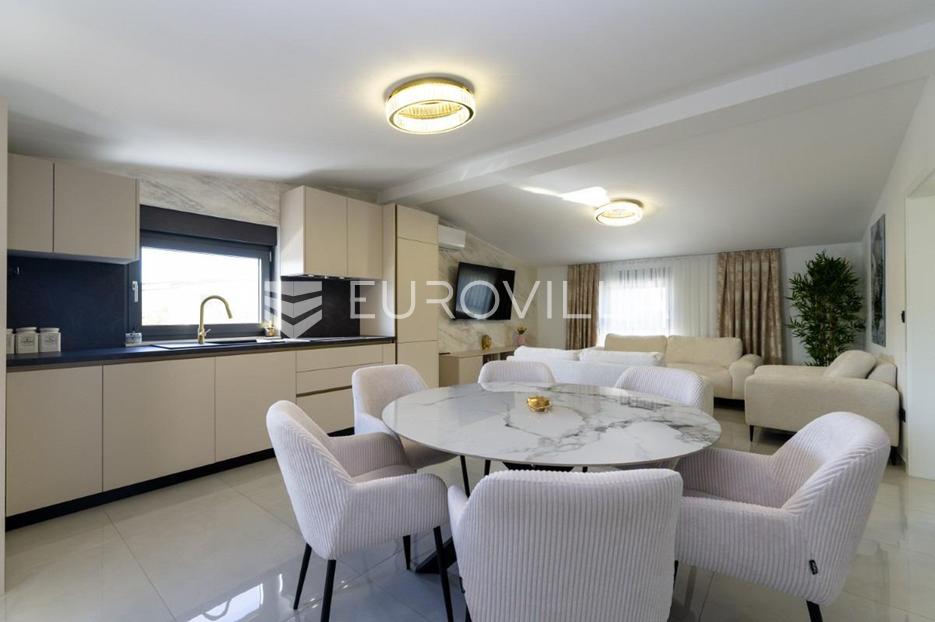 House For sale -  Vir