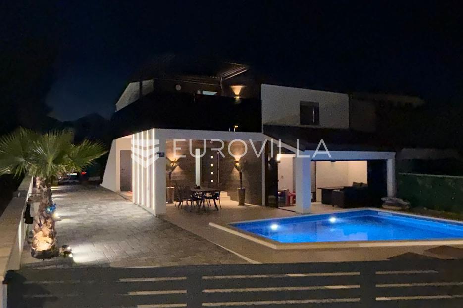 House For sale -  Vir