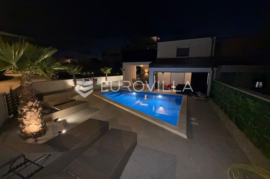 House For sale -  Vir