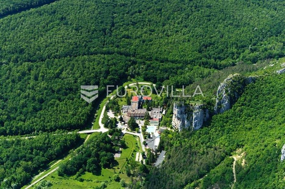 Hotel Na predaj -  Oprtalj