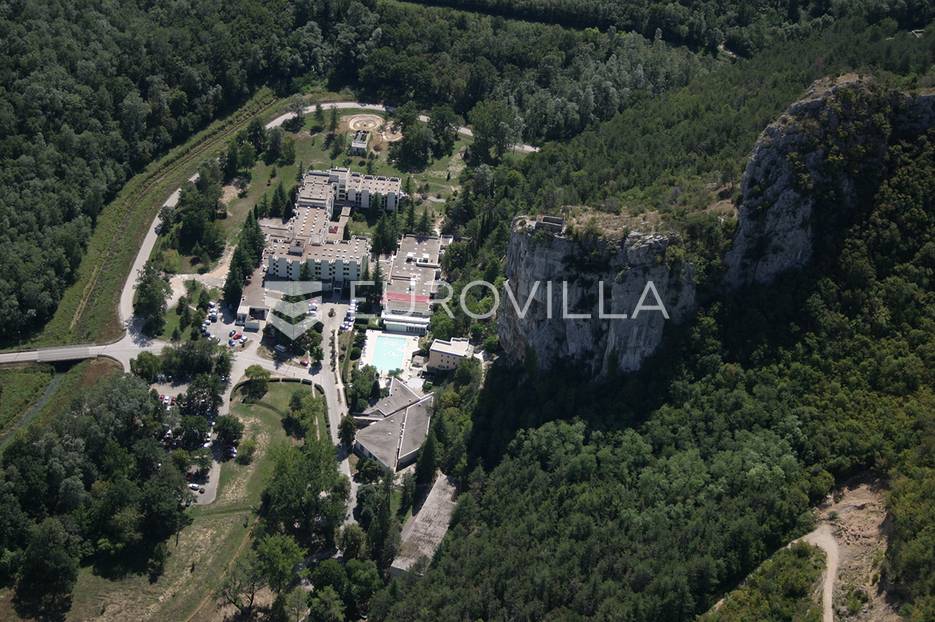 Hotel Na predaj -  Oprtalj
