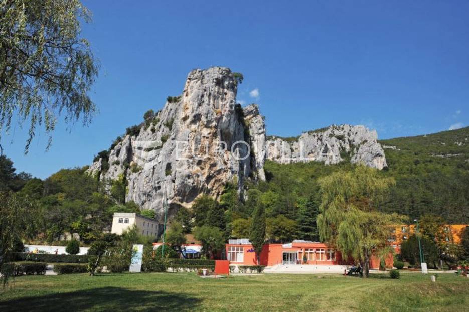 Hotel Na predaj -  Oprtalj