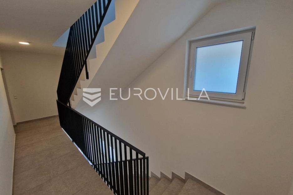 Appartamento In vendita -  Vir