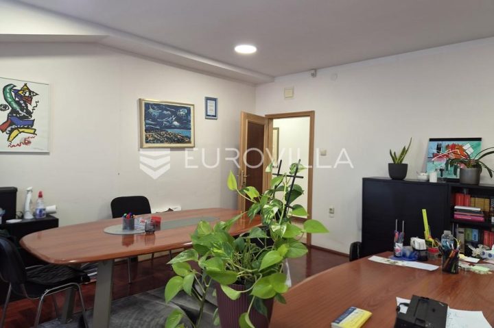 Lokal użytkowy na sprzedaż 31 m² – Cvjetno Naselje