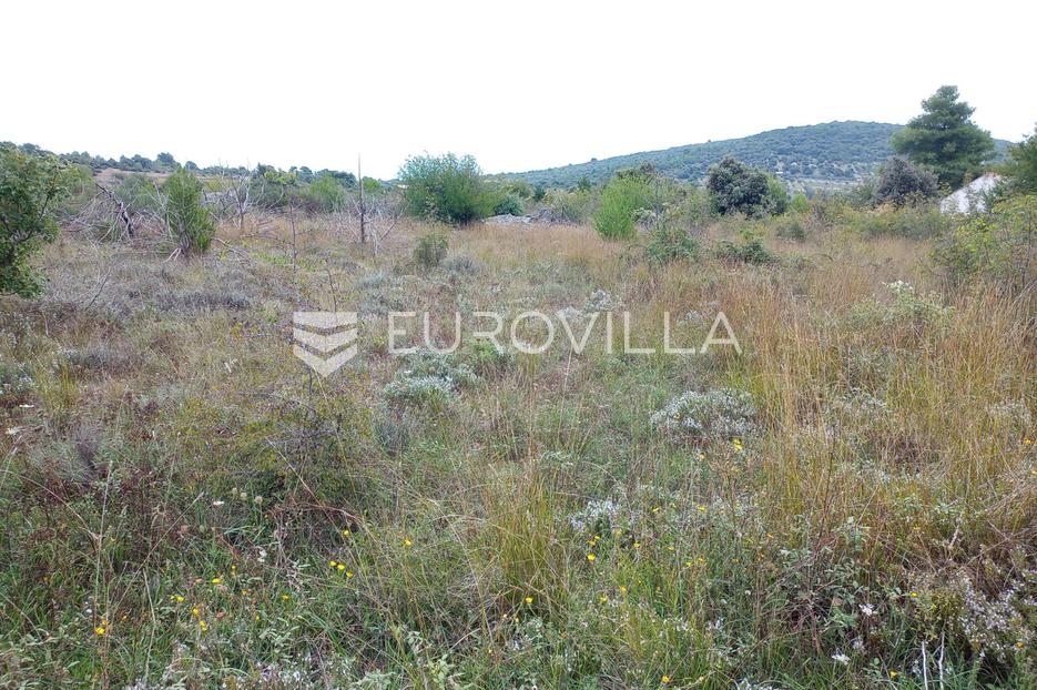 Land For sale Supetar