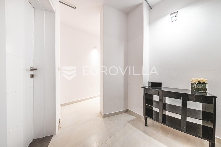 Locaux commerciaux À vendre - Grad Zagreb Trešnjevka - Sjever
