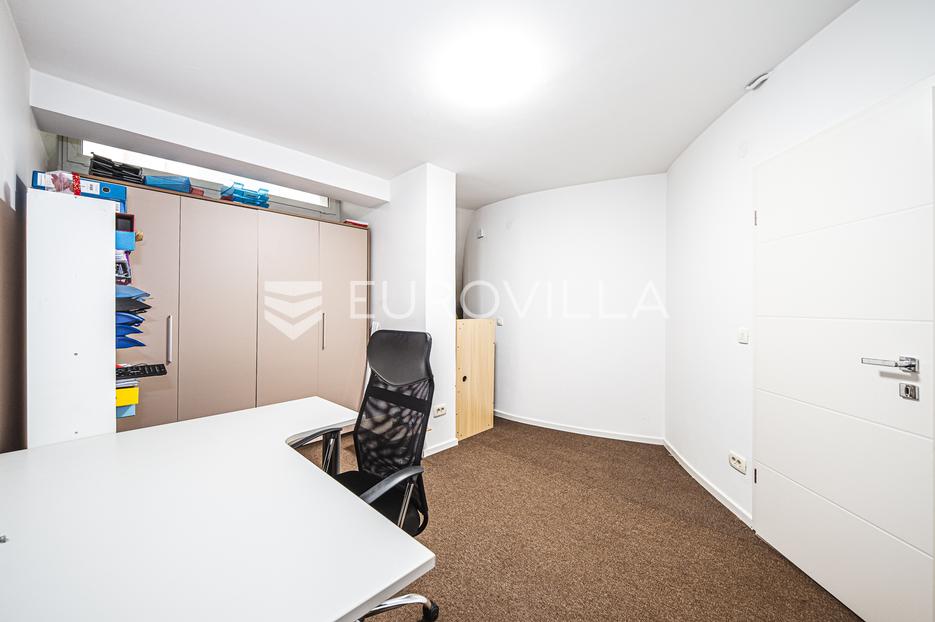 Locaux commerciaux À vendre - Grad Zagreb Trešnjevka - Sjever