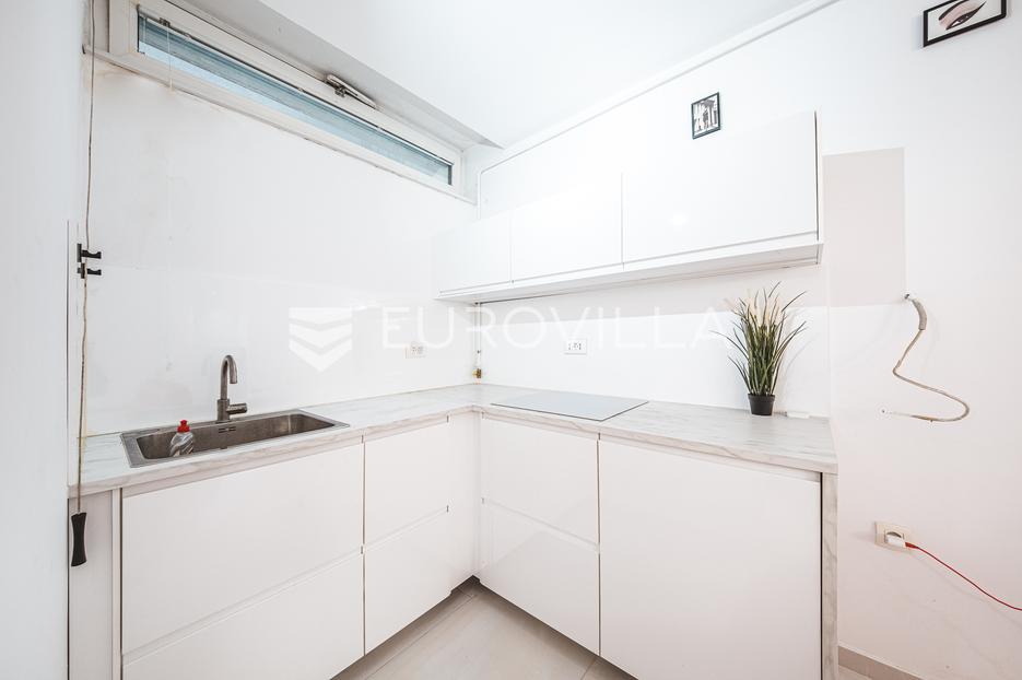 Locaux commerciaux À vendre - Grad Zagreb Trešnjevka - Sjever