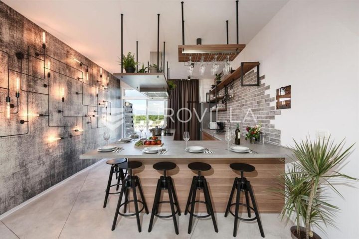 Kuća na prodaju 600 m² – Žerava