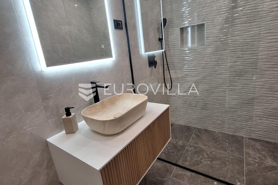 Kuća Na prodaju -  Novi Vinodolski