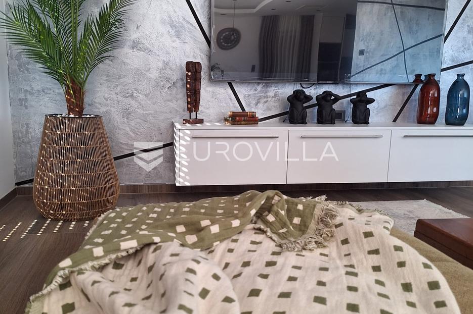Kuća Na prodaju -  Novi Vinodolski
