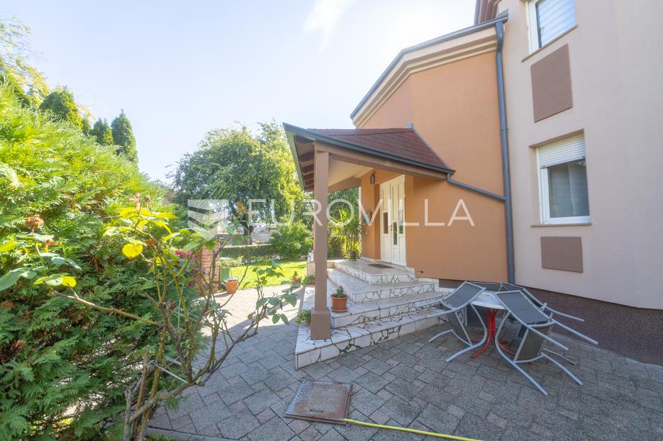 Haus Zu verkaufen -  Osijek
