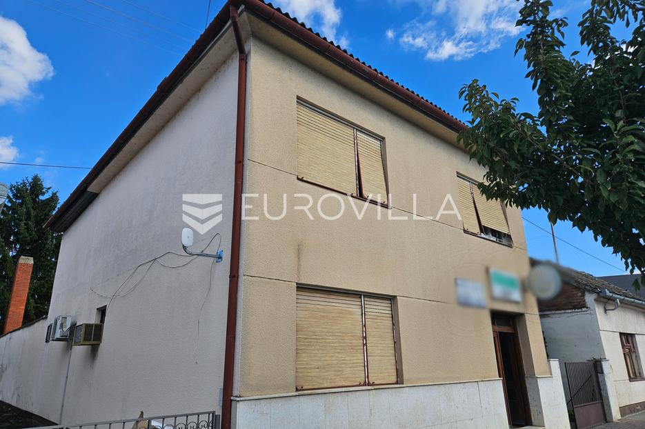 Haus Zu verkaufen - Osječko-baranjska Beli Manastir - foto 1/3