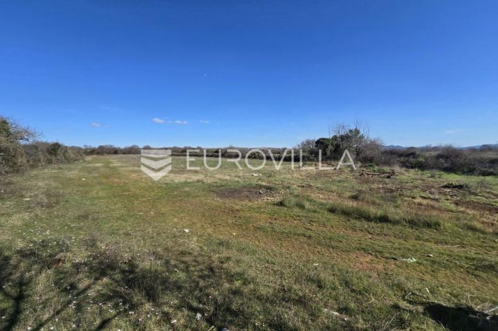 Zemljište na prodaju 9515 m² – Gornje Raštane