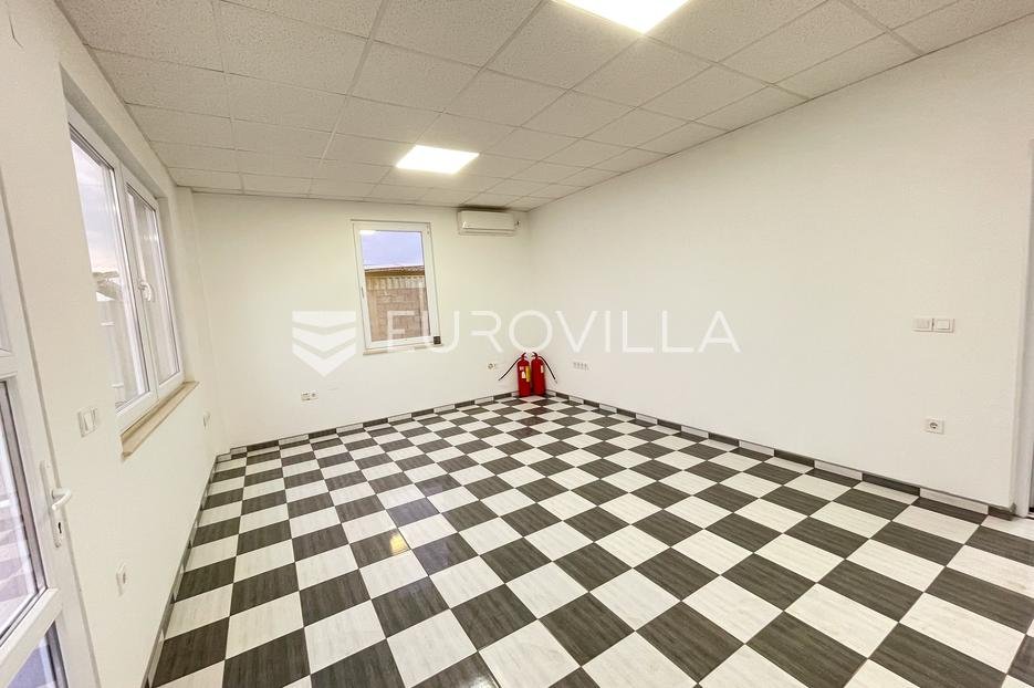 Locaux commerciaux À vendre - Osječko-baranjska Petrijevci
