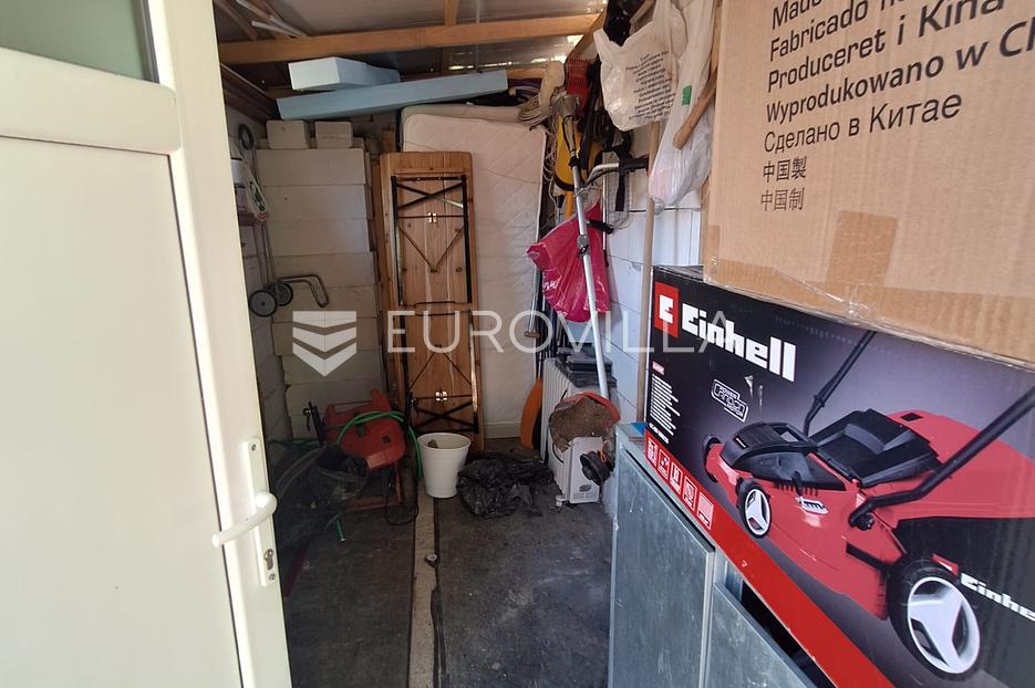 Casa In vendita - Karlovačka Duga Resa