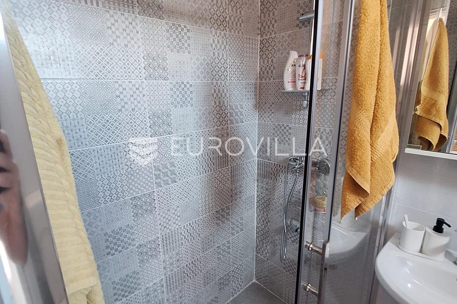 Dom Na sprzedaż - Karlovačka Duga Resa