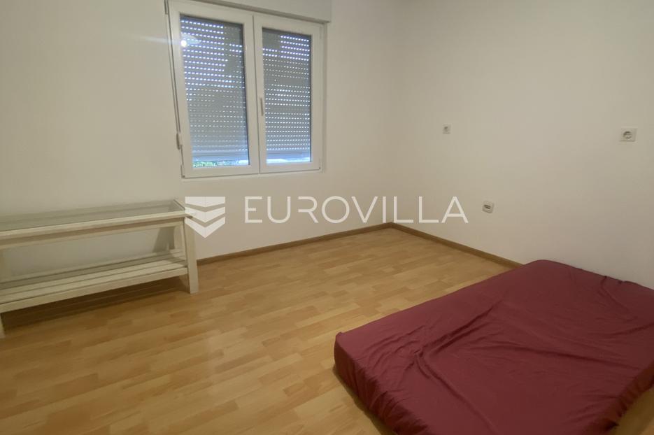 Maison À vendre -  Slavonski Brod