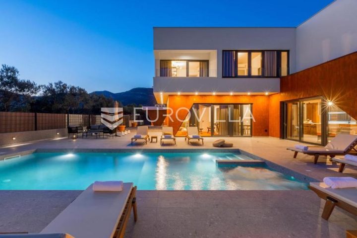 Maison à vendre 280 m² – Kaštel Stari
