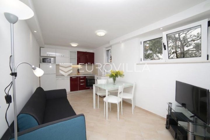 Hiša na predaj 236 m² – Supetar