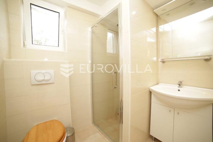Casa In vendita - Splitsko-dalmatinska Supetar - foto 4/28