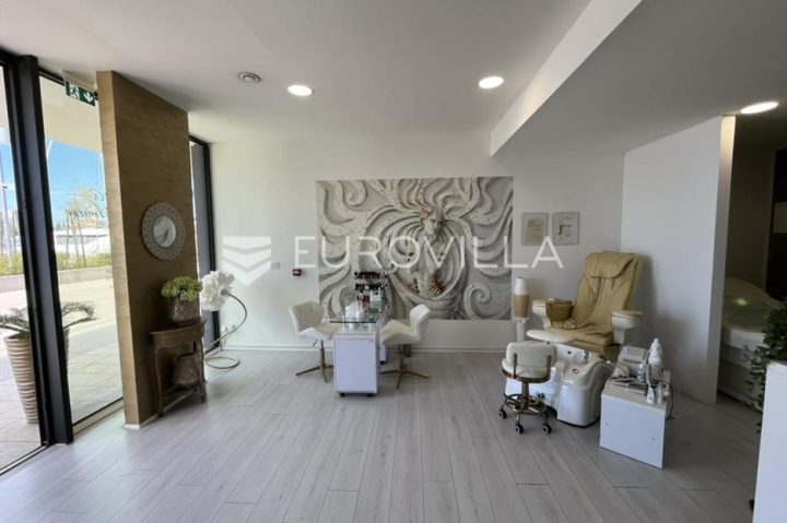 Lokal użytkowy na sprzedaż 57 m² – Rovinj