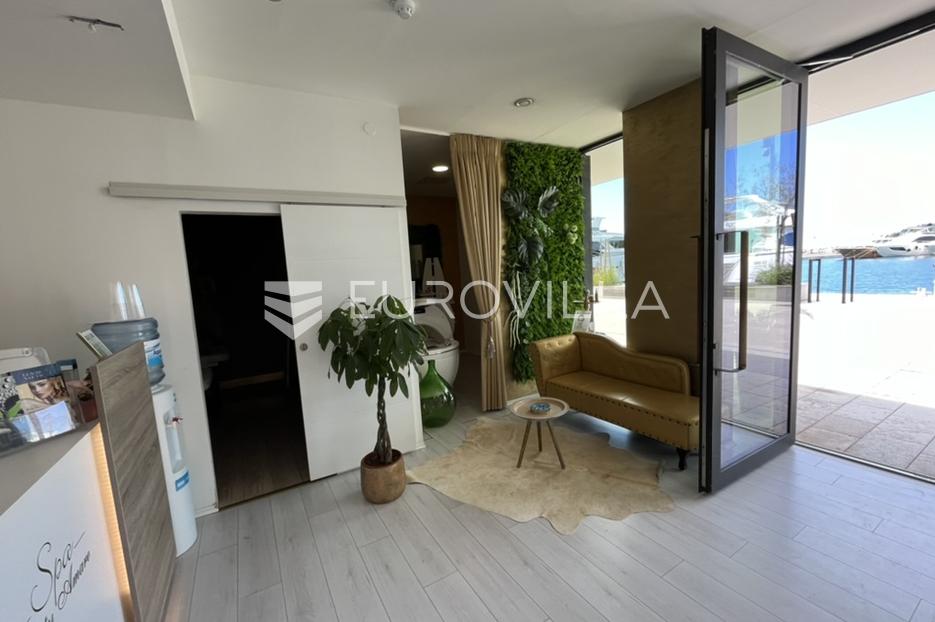 Locaux commerciaux À vendre -  Rovinj